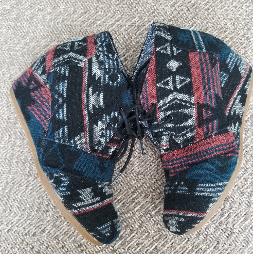 Toms Chukka Jacquard Desert Wedges